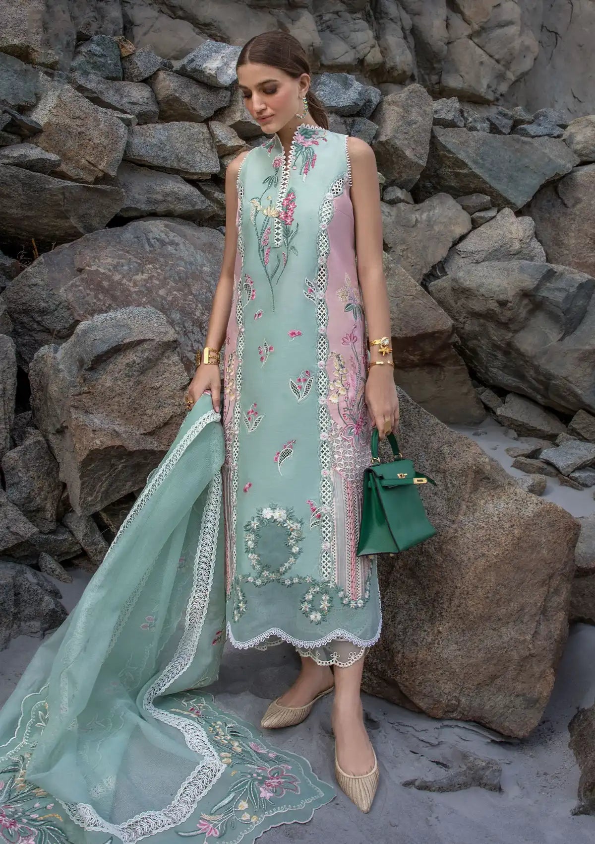 Crimson Embroidered Lawn Suit SK 7080g