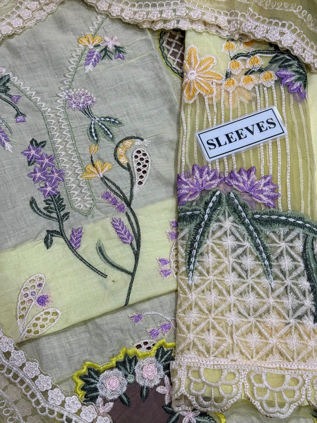 Crimson Embroidered Lawn Suit SK 7080
