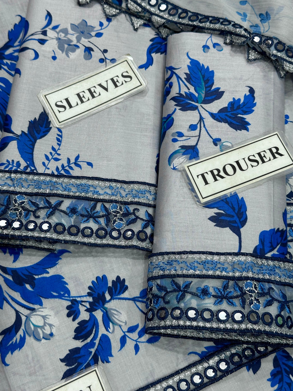 Aneela's Hit Lawn LS 8013