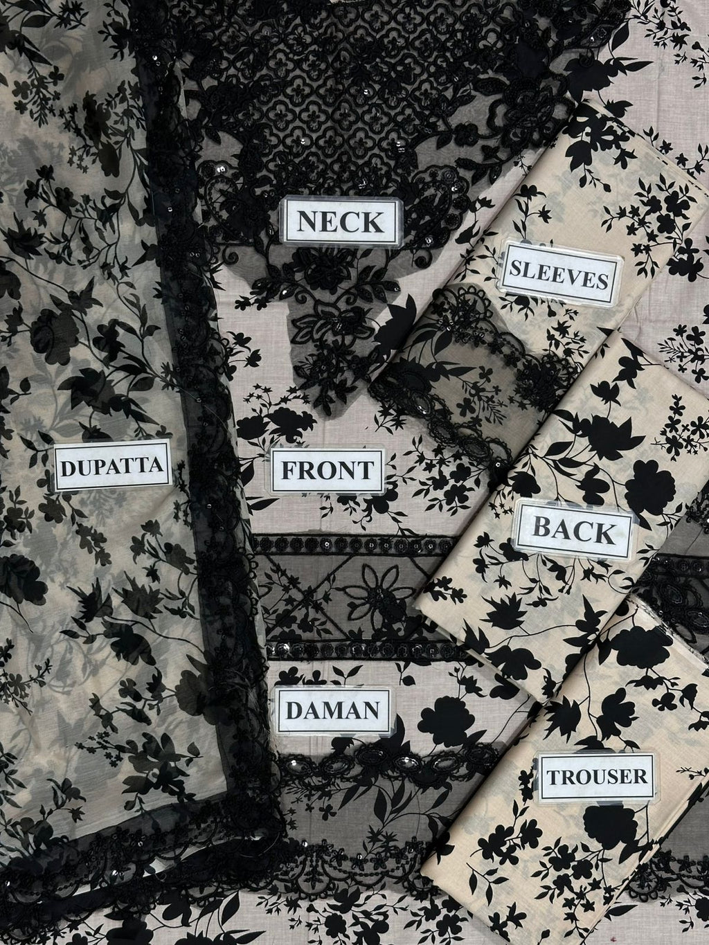 Aneela's Collection Lawn LS 8024b