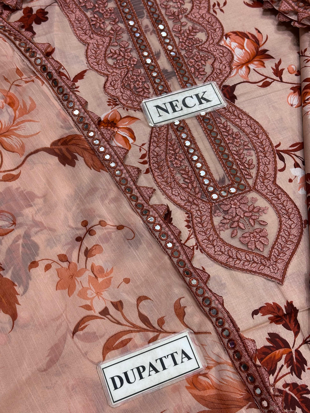 Aneela's Collection Lawn LS 8028