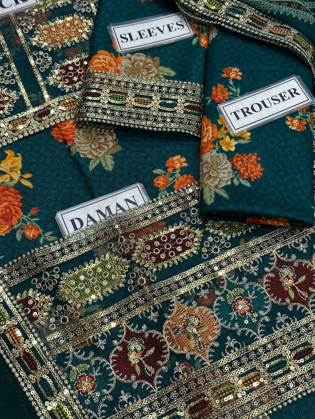 Aneela's Collection Lawn LS 8023